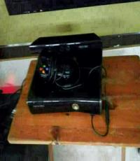 250GB Xbox360 Slim Console with KINECT, 3 Games and 1 Controller