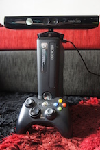 4GB XBOX 360 Slim with Kinect & Games