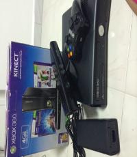 4GB Black Xbox 360 Console With Kinect and games
