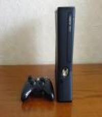 4GB Xbox360 Slim Console