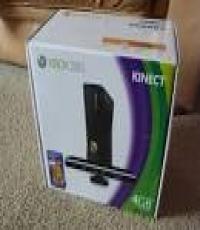 4GB Black Xbox 360 Console With Kinect and games