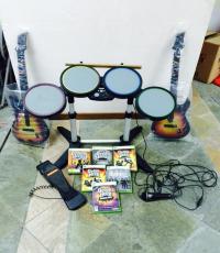 Guitar Hero World Tour band set and Guitar Hero 5