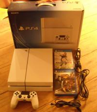 Sony PS4 Playstation 4 White SG set with 2 free games