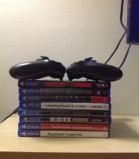 PS4 Games & Dual Shock 4 Controllers