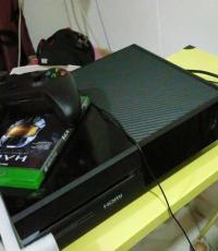 XBOX 500 GB Ac Edition 1 Week Old.