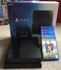 Sony PlayStation 4  500 GB Jet Black Console MINT with games