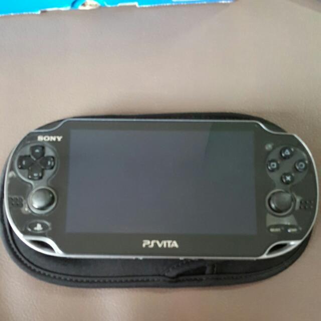 PS vita 1000 8GB (ONE FREE GAME)