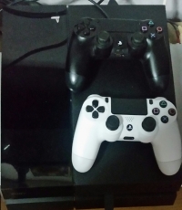 500gb Ps4 With Two Controller And Two Game (ps4)