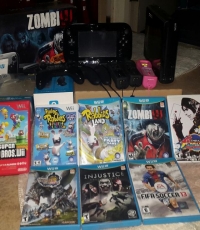 Zombie U deluxe set with extra controllers and games (Wii U)