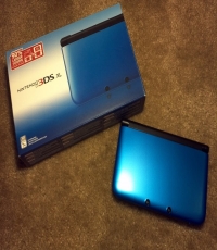 3DS XL blue(10/10 condition)