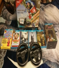 Nintendo Wii U Deluxe 32 GB Black Console w/Mariokart 8, 6 games