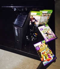 Xbox 360 500Gb console with Kinect and 4 Games