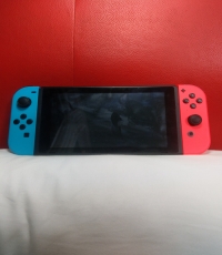 Used Neon Nintendo Switch (Neon - Neo)