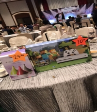 Xbox one S minecraft bundle (Minecraft )