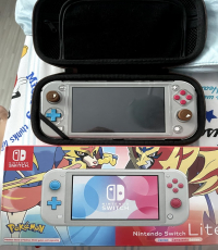 Nintendo Switch Lite (Zacian and Zamazenta Editio)
