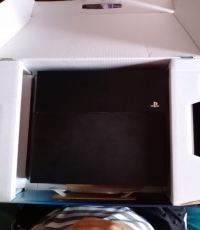 PS4 with 2 controllers