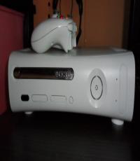 XBOX 360 20GB Bundle PLUS 4 Free Items  (CHEAP)