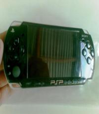 Black PSP Slim 2000