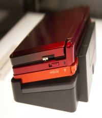 Red 3DS Console with 2 games&casing