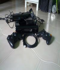 250GB Xbox360 Slim Console with KINECT & ACCESSORIES