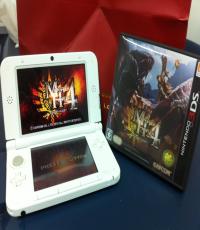 3DS LL with MH4