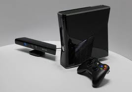 250GB Xbox360 Slim Console with KINECT & ACCESSORIES