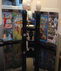 2 Playstation Move Motion Controllers, Eye & 4 Games