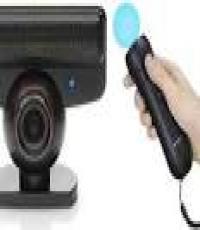 1 x Sony Move Controller and 1x PS Eye