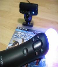 1 x Sony Move Controller and 1x PS Eye