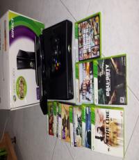 250 GB  XBOX 360 slim with Kinect black complete  with games