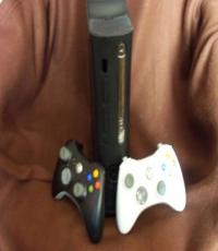 Xbox 360 Elite 120GB with two controllers,and many more others
